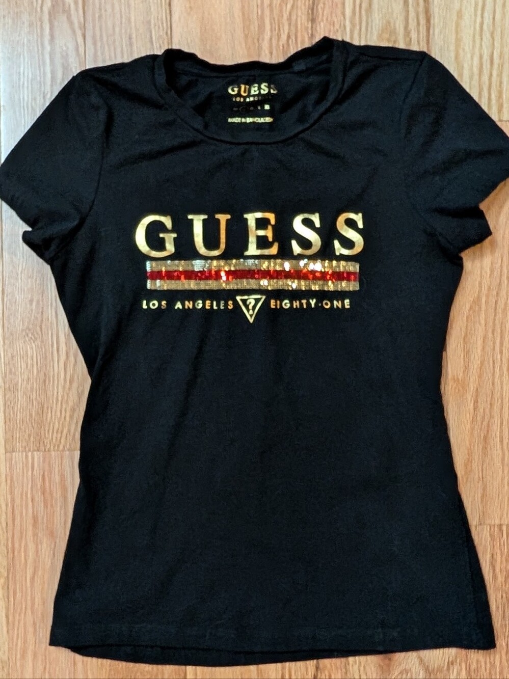GUESS Gold Logo Sequin Baby Tee Black Fitted Y2K Glam Streetwear Top S